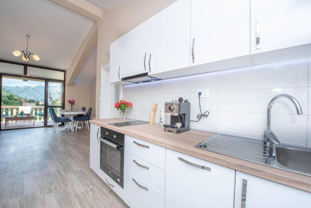 Apartment Vento Di Bocche Kotor Buitenkant foto